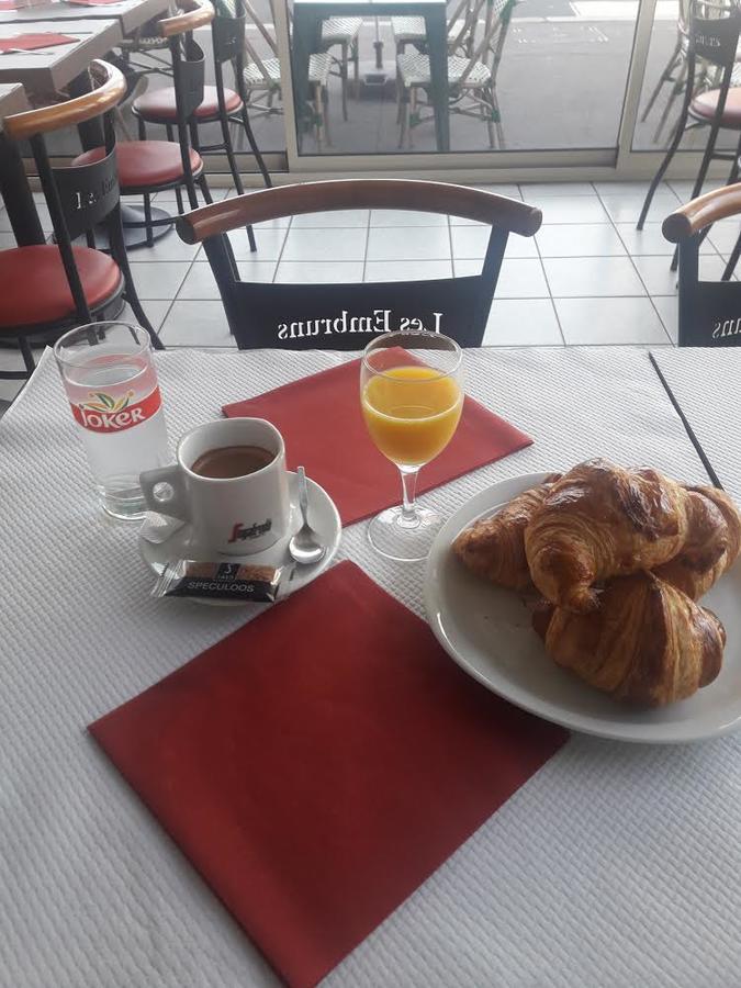 Hotel Lesembruns Hawr Zewnętrze zdjęcie